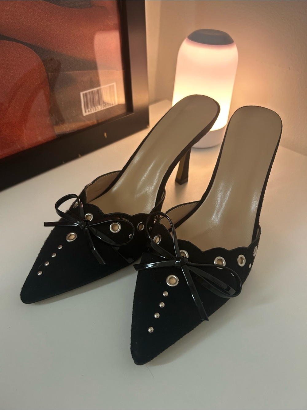 Black kitten heels